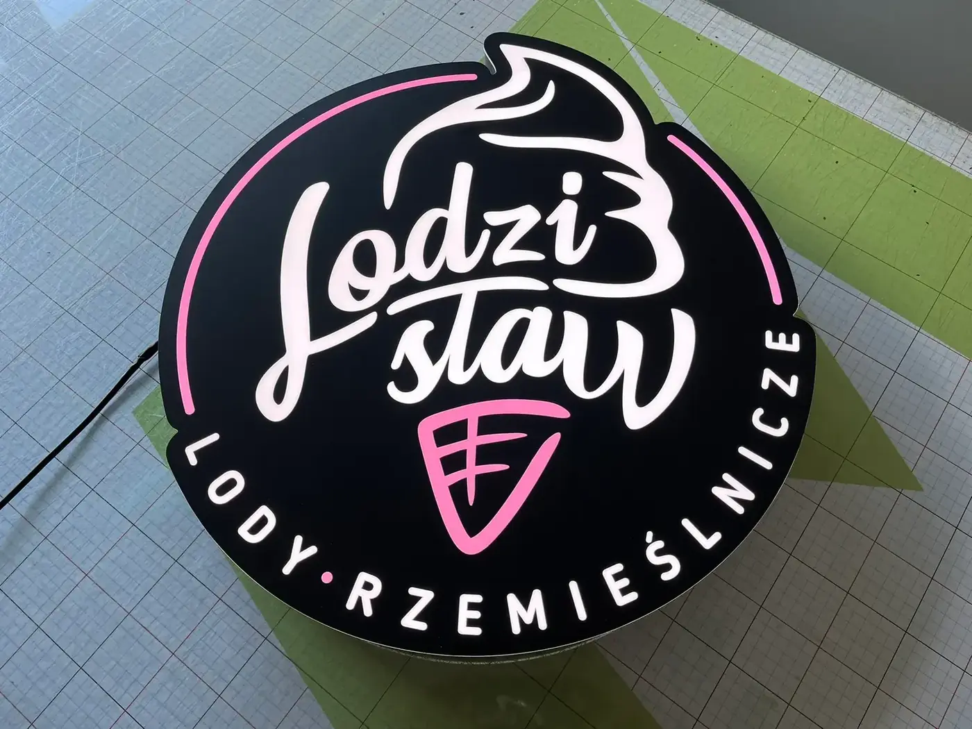Szyld lokalu gastronomicznego